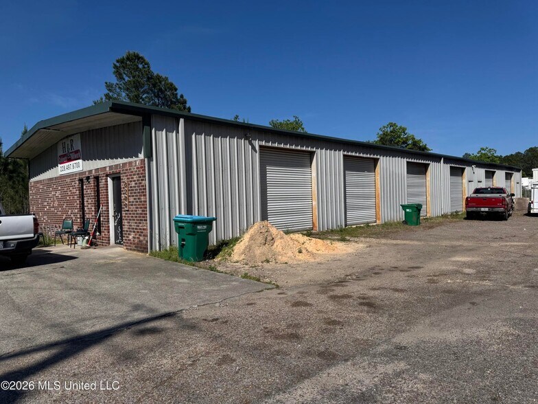 More Photos Of 3200 Dolphin Dr, Gautier Auto Repair For Sale