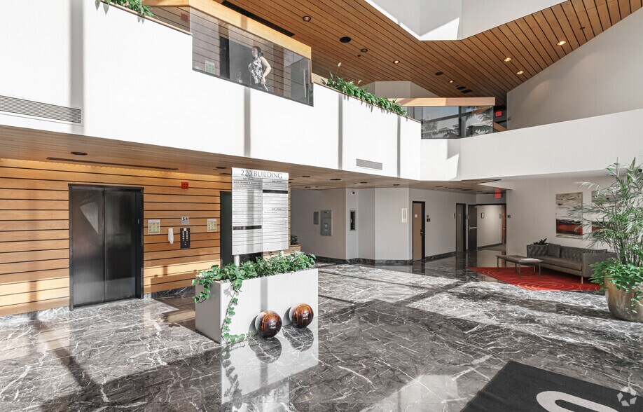 More Photos Of 220 Congress Park Dr, Delray Beach Office For Lease