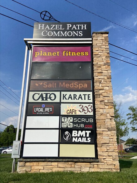 More Photos Of 108 Bonita Pky, Hendersonville Storefront For Lease