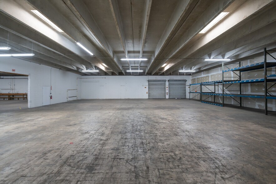More Photos Of 3028 Mercury Rd, Jacksonville Warehouse For Lease