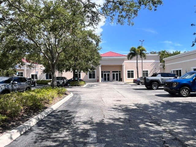 More Photos Of 733 Us-1, North Palm Beach Medical For Sale