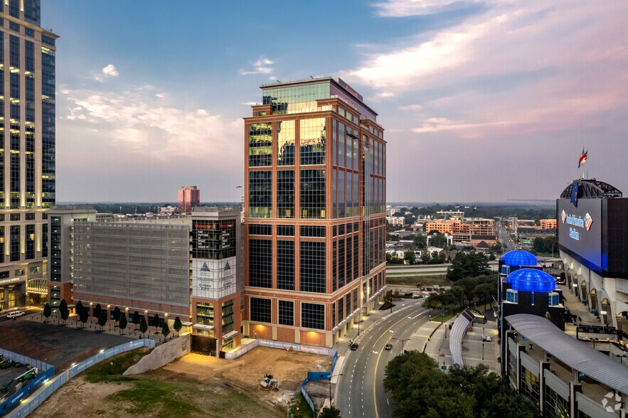More Photos Of 855 S Mint St, Charlotte Office For Lease