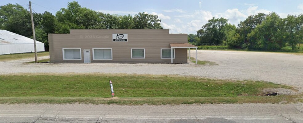 Primary Photo Of 1000 E Clinton Ave, Farmer City Industrial For Sale