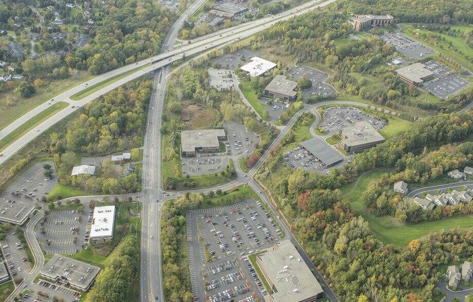 More Photos Of 295 Woodcliff Dr, Fairport Unknown For Lease