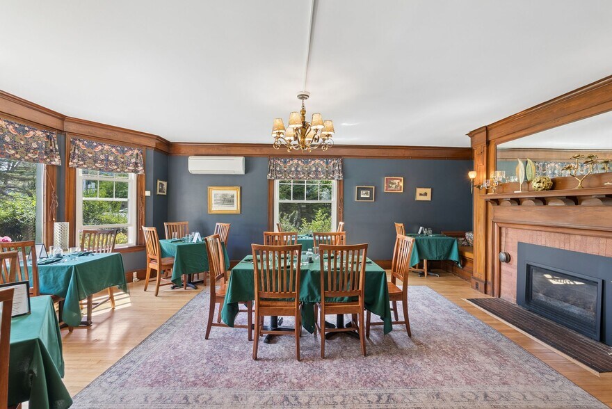 More Photos Of 548 Main St, Fryeburg Hotel For Sale