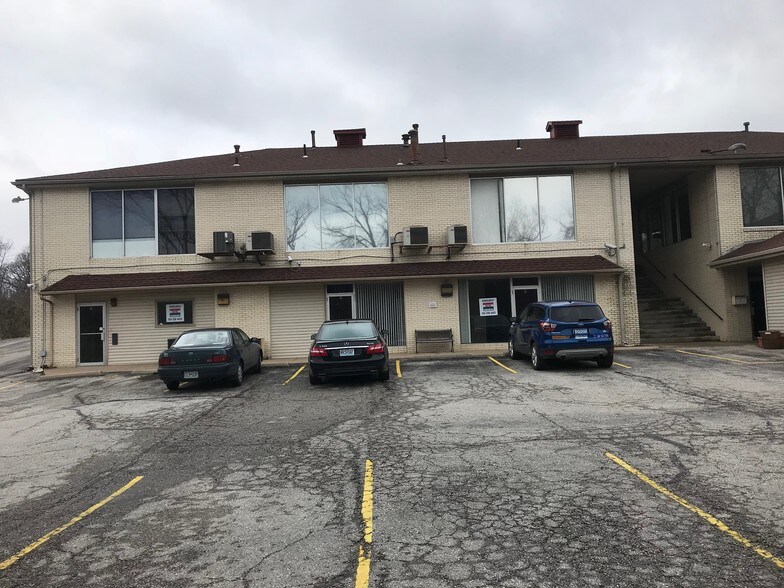 More Photos Of 3805 N Oak Trfy, Kansas City Office For Lease