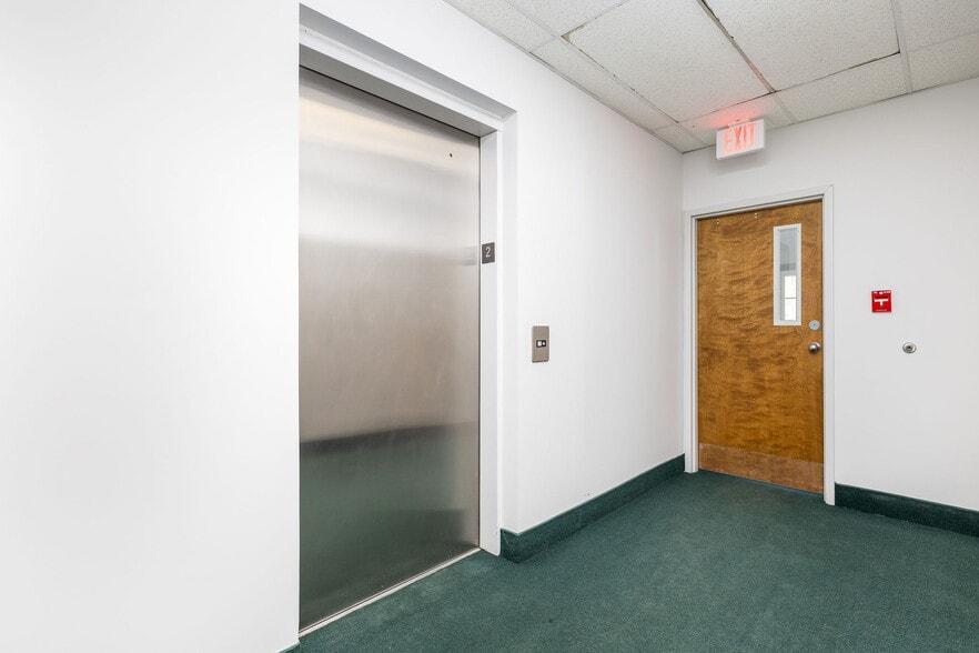 More Photos Of 35 Cold Spring Rd, Rocky Hill Office For Sale