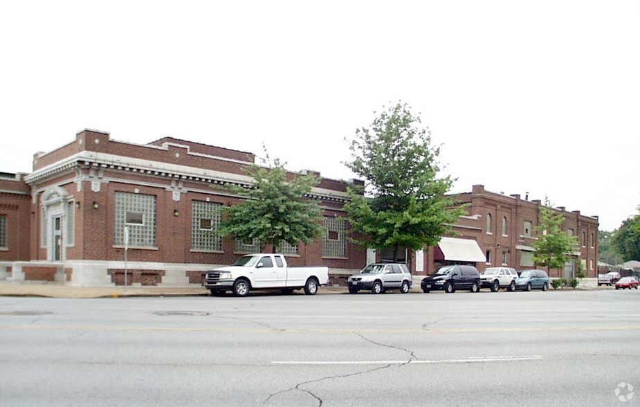 Primary Photo Of 3130 Gravois Ave, Saint Louis Warehouse For Sale