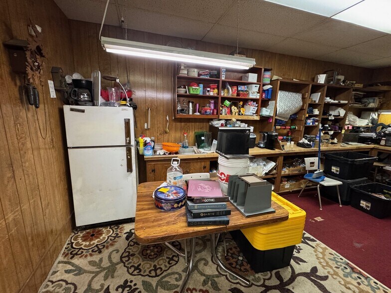 More Photos Of 623 S Kansas Ave, Topeka Storefront Retail Office For Sale