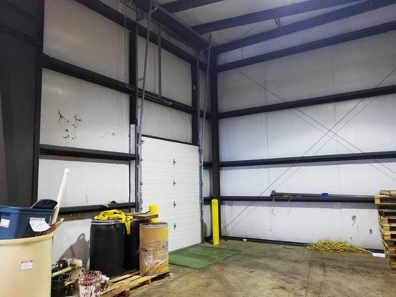 More Photos Of 6703 Rickyval St, Weston Warehouse For Lease