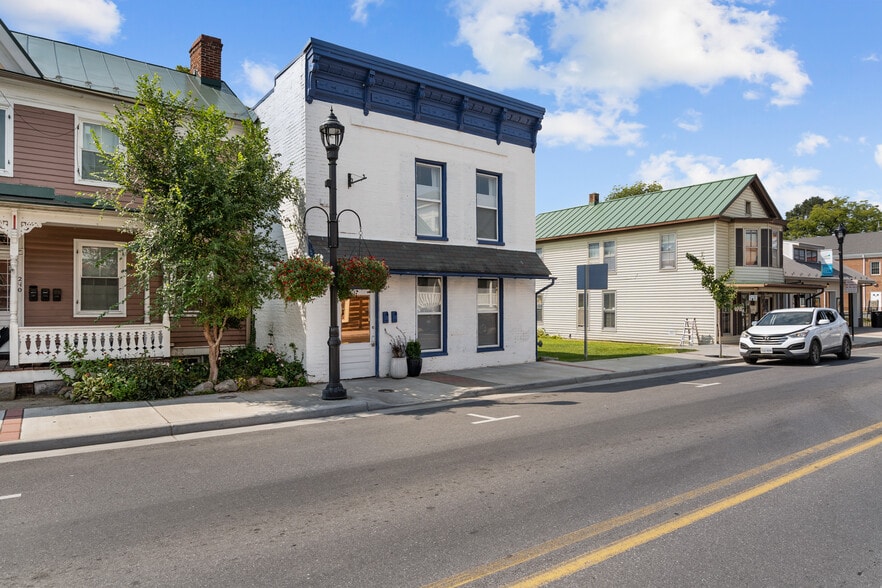 Primary Photo Of 238 E King St, Strasburg Storefront For Sale