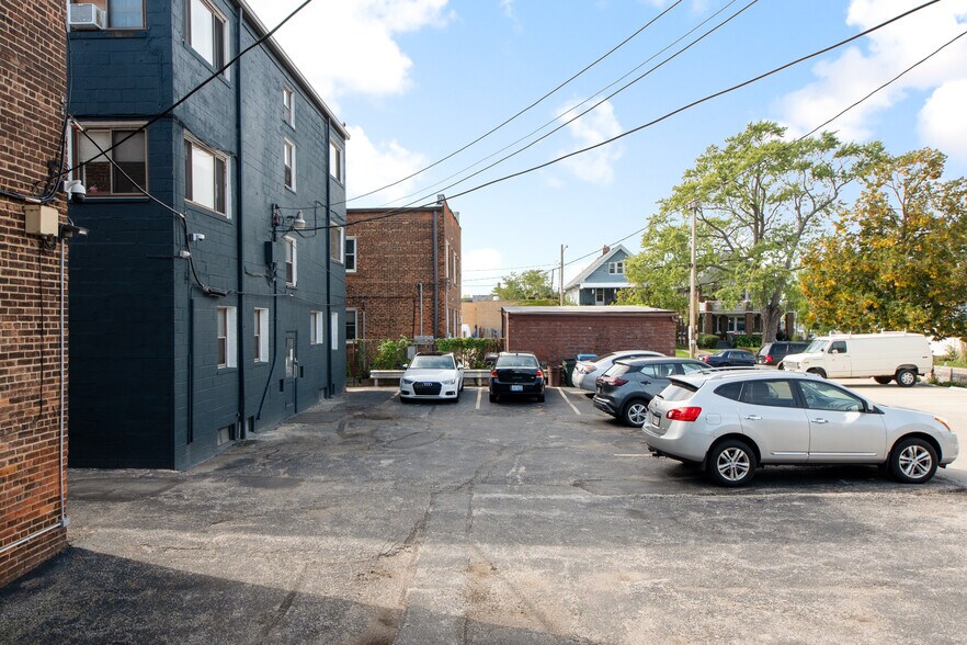 More Photos Of 13322 Madison Ave, Lakewood Apartments For Lease