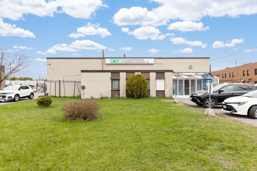 Primary Photo Of 7 Enterprise Ave, Ottawa Warehouse For Lease