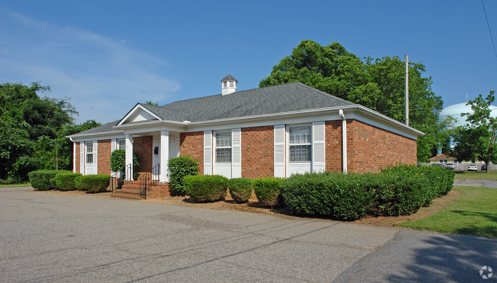 Primary Photo Of 39 Winecoff Ave, Concord Medical For Sale