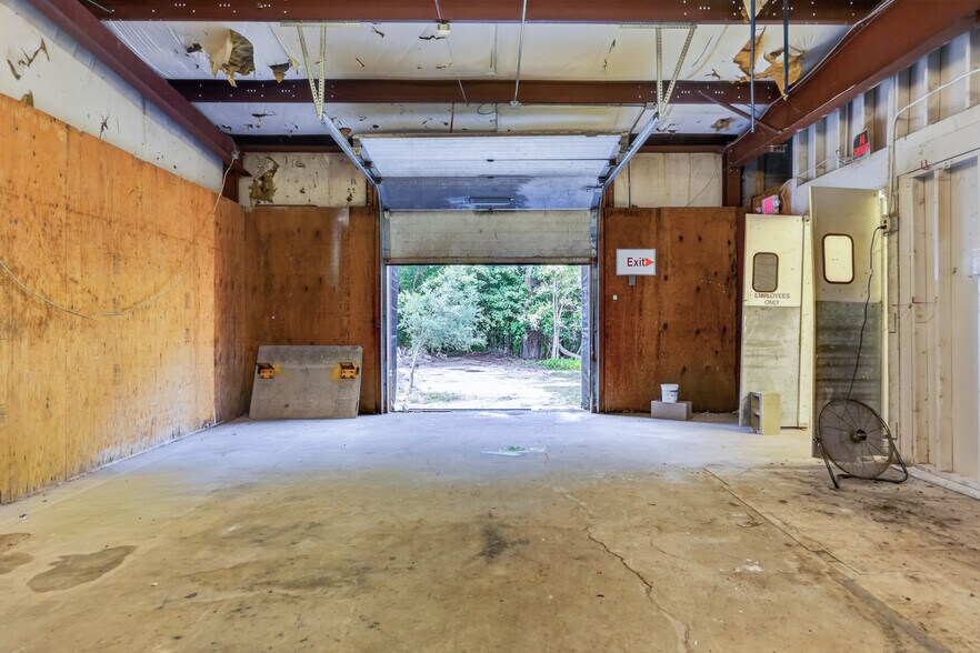 More Photos Of 1006 E Colby St, Whitehall Storefront Retail Office For Sale