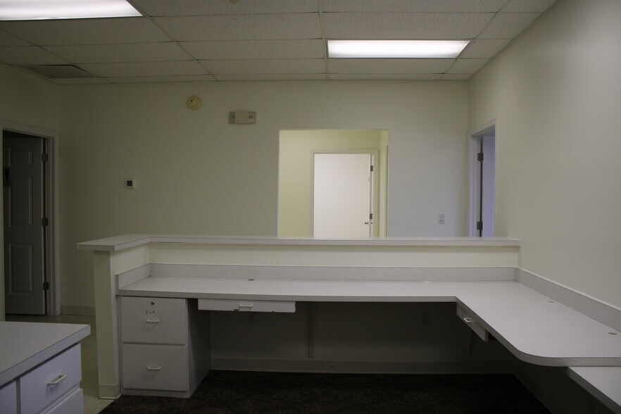 More Photos Of 3311-3345 Medical Hill Rd, Sebring Medical For Lease