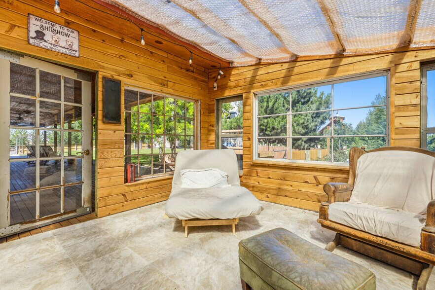 More Photos Of 315 Monument Dr, Burbank Freestanding For Sale