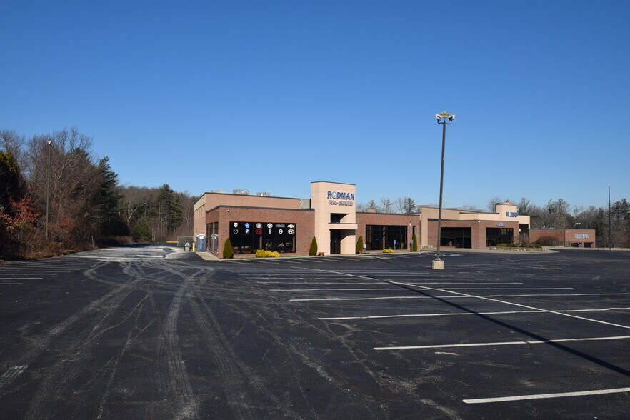 More Photos Of 45-53 Washington St, Foxborough Auto Dealership For Lease
