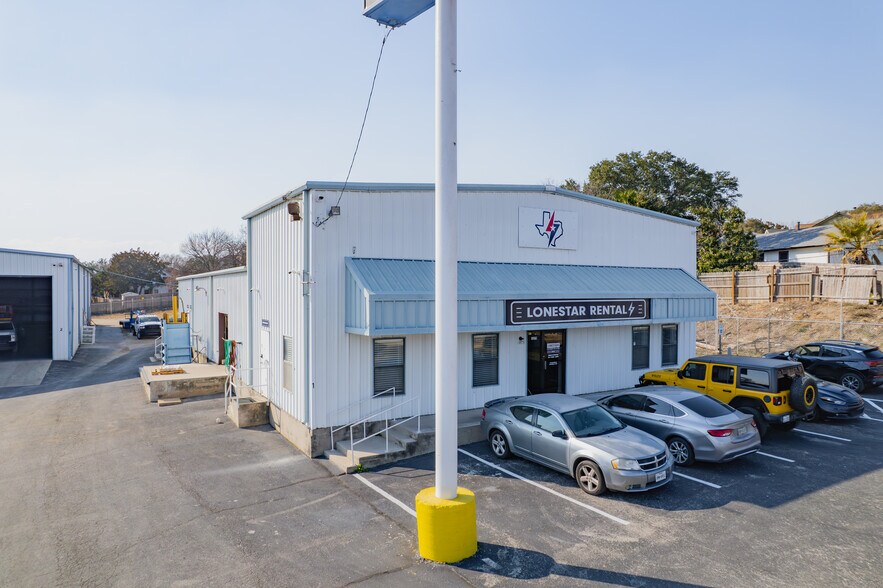 More Photos Of 15279 Bulverde Rd, San Antonio Warehouse For Sale