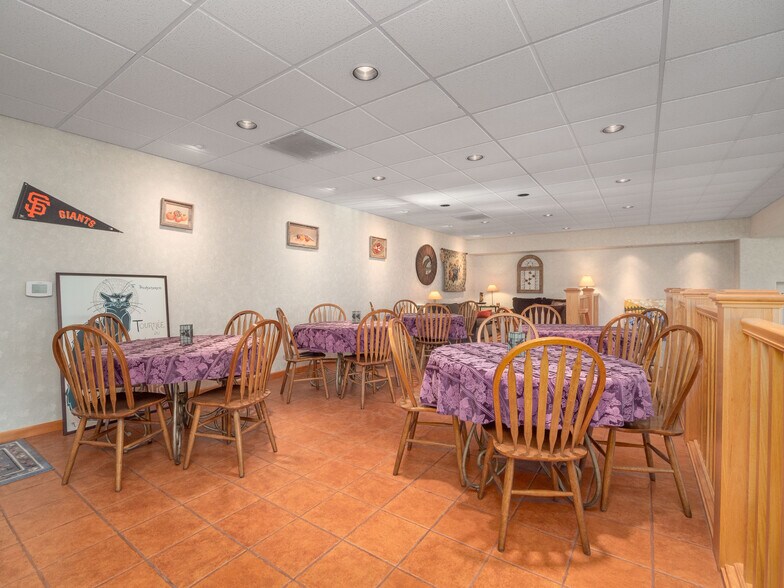 More Photos Of 345 1st St, Elkton Winery Vineyard For Sale