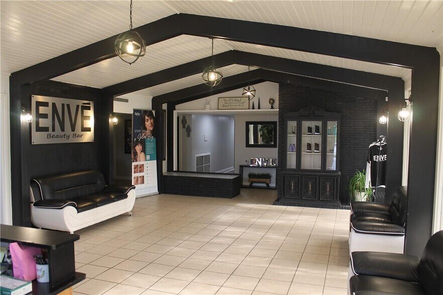 More Photos Of 1826 Morrow Ave, Waco Freestanding For Sale