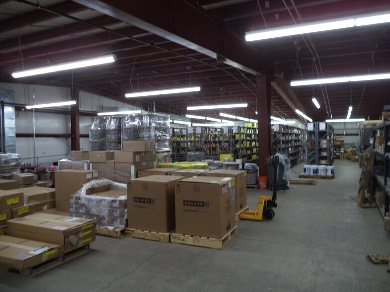 More Photos Of 79 Carl Dr, Manchester Warehouse For Sale