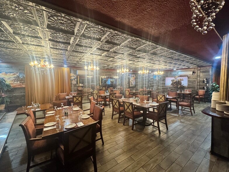 More Photos Of 144 Ridgewood Ave, Daytona Beach Restaurant For Sale