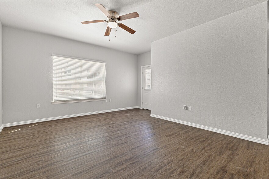 More Photos Of 1407 Sidney Baker St, Kerrville Apartments For Sale