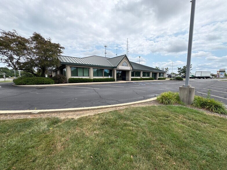 More Photos Of 1425 Sagamore Parkway N, Lafayette Office For Lease