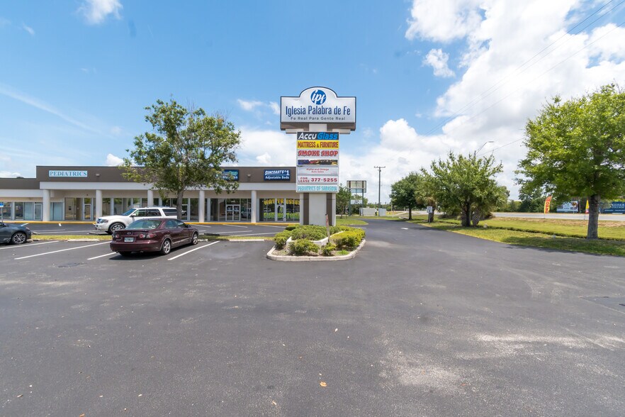 More Photos Of 1949 Northgate Blvd, Sarasota Storefront For Lease