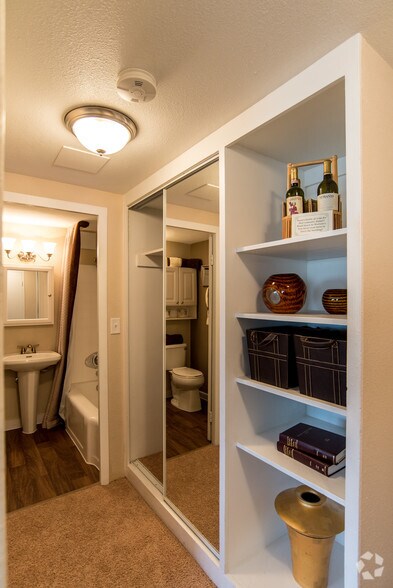 More Photos Of 901 N Sherman St, Denver Apartments For Lease