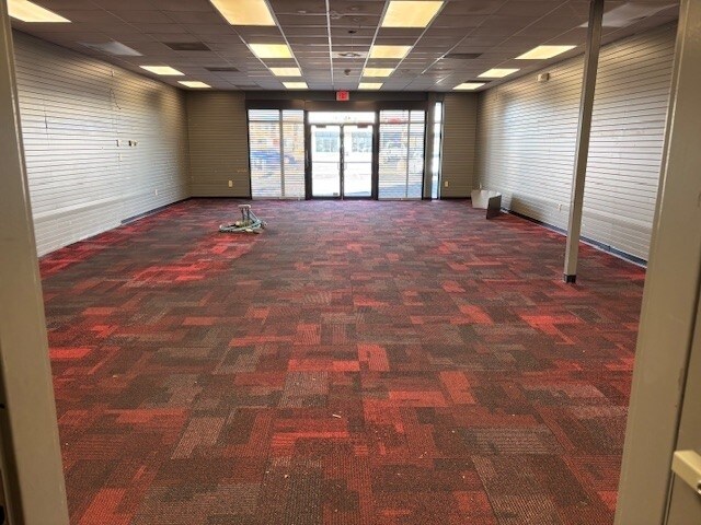 More Photos Of 4325 Vine St, Hays Storefront Retail Office For Lease