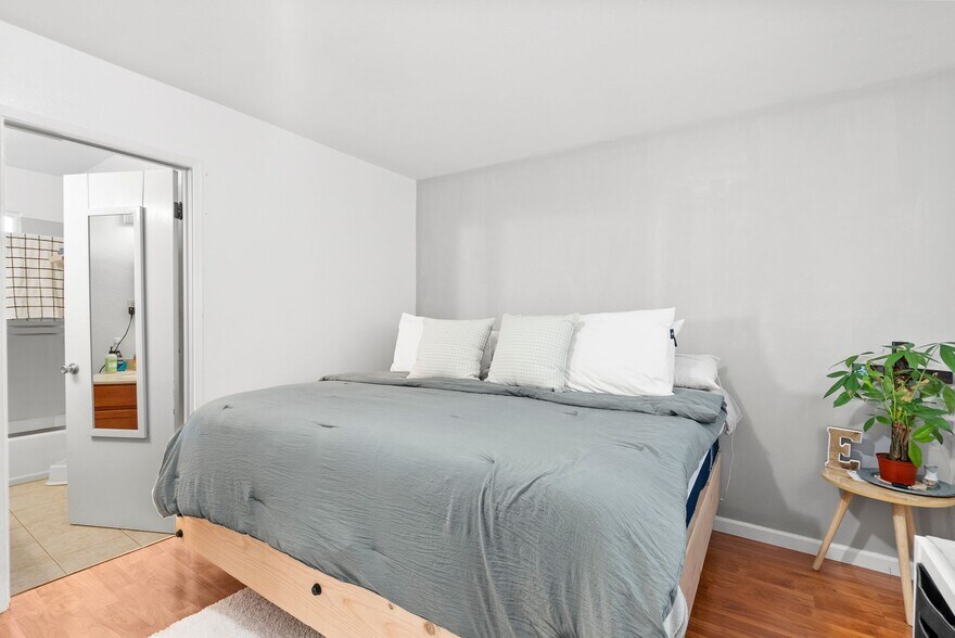 More Photos Of 470 Willow Ave, Half Moon Bay Apartments For Sale