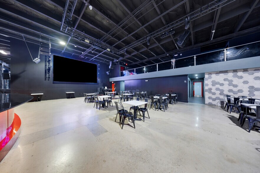 More Photos Of 1360 NW 88th Ave, Doral Bar For Sale