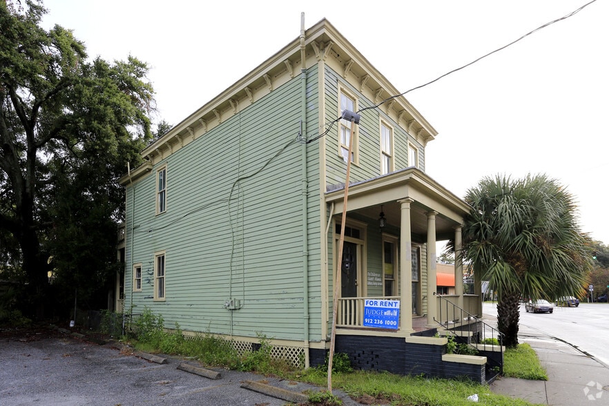 More Photos Of 8 W Victory Dr, Savannah Office Residential For Sale