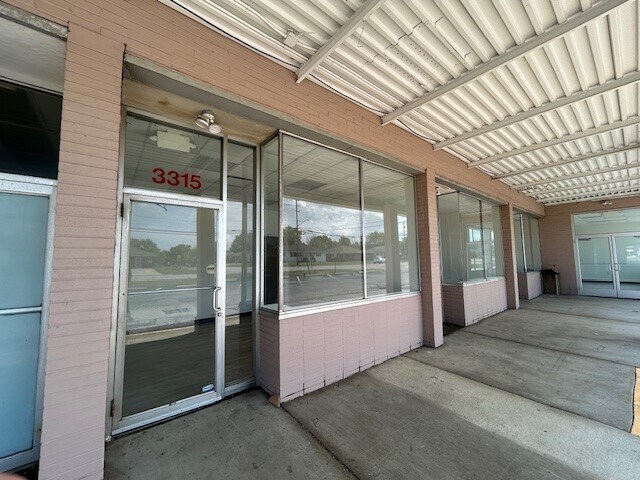 More Photos Of 3311 Oberlin Ave, Lorain Unknown For Lease
