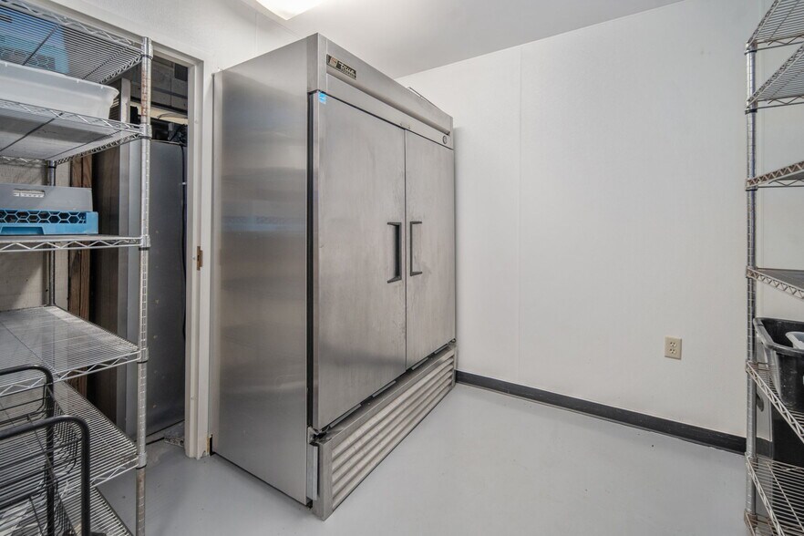 More Photos Of 4956 NY-30, Schoharie Flex For Sale