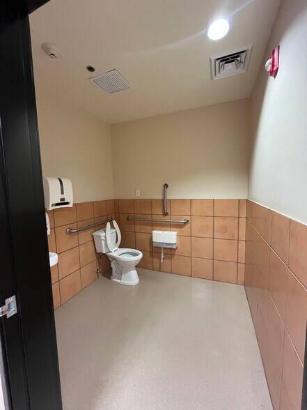 More Photos Of 2851 S Avenue B, Yuma Medical For Lease