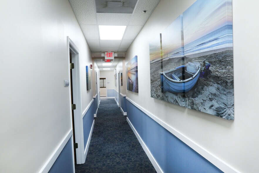 More Photos Of 10570 S US Highway 1, Port Saint Lucie Coworking Space