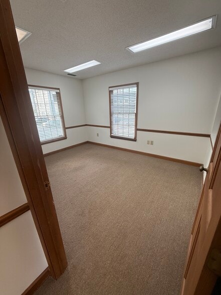 More Photos Of 7316 Wallace Rd, Charlotte Office Residential For Lease