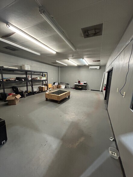 More Photos Of 8825 Eastex Fwy, Beaumont Warehouse For Lease