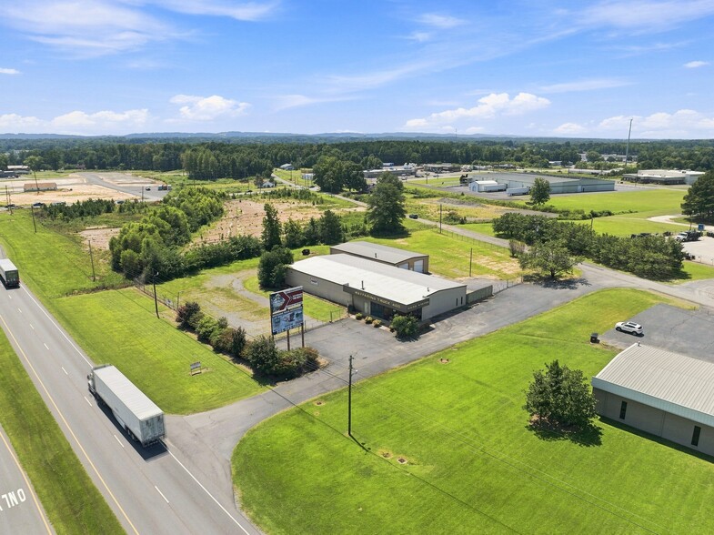 More Photos Of 3267 US Highway 431, Albertville Showroom For Sale