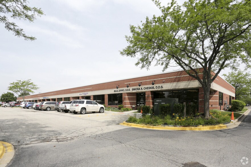 More Photos Of 830 W End Ct, Vernon Hills Medical For Lease