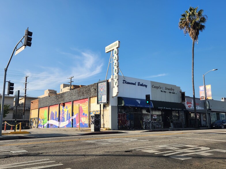 Primary Photo Of 335 N Fairfax Ave, Los Angeles Storefront For Sale