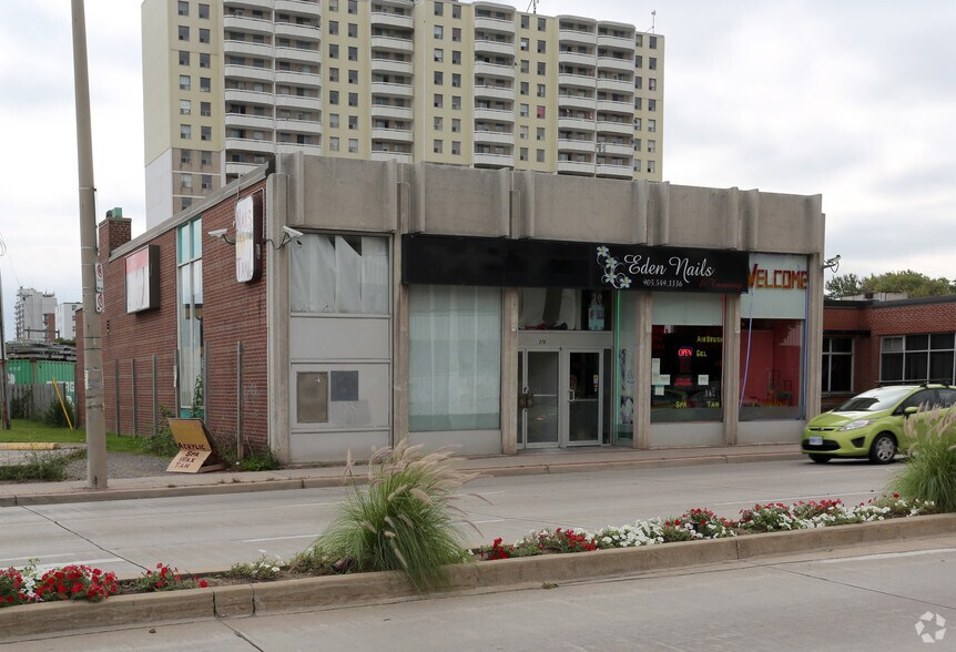 Primary Photo Of 274-276 Parkdale Ave N, Hamilton General Retail For Sale