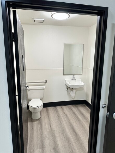 More Photos Of 1420 N Claremont Blvd, Claremont Warehouse For Lease