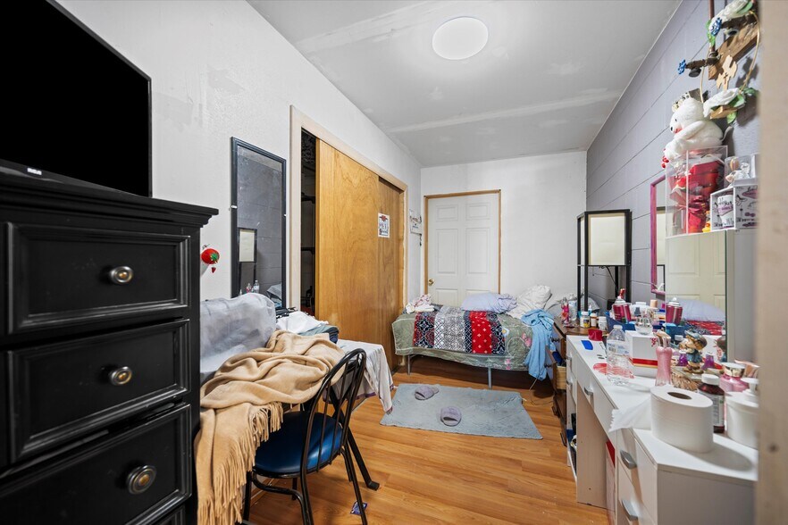 More Photos Of 614 W Central Ave, Wiggins General Retail For Sale