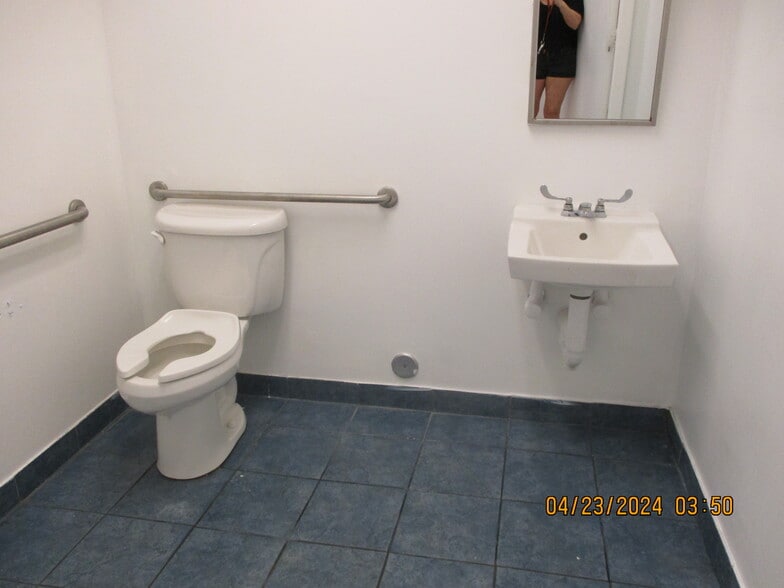 Primary Photo Of 59 SW 12th Ave, Dania Beach Warehouse For Lease