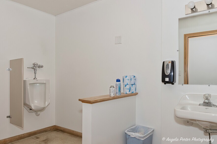 More Photos Of 947 Carney Ct, Antioch Industrial For Sale