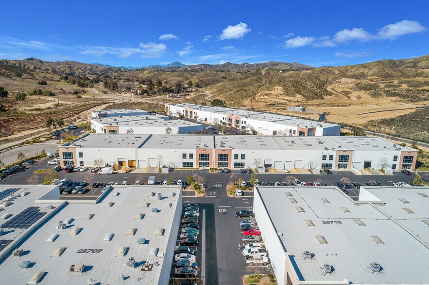 More Photos Of 28751 Industry Dr, Valencia Warehouse For Lease